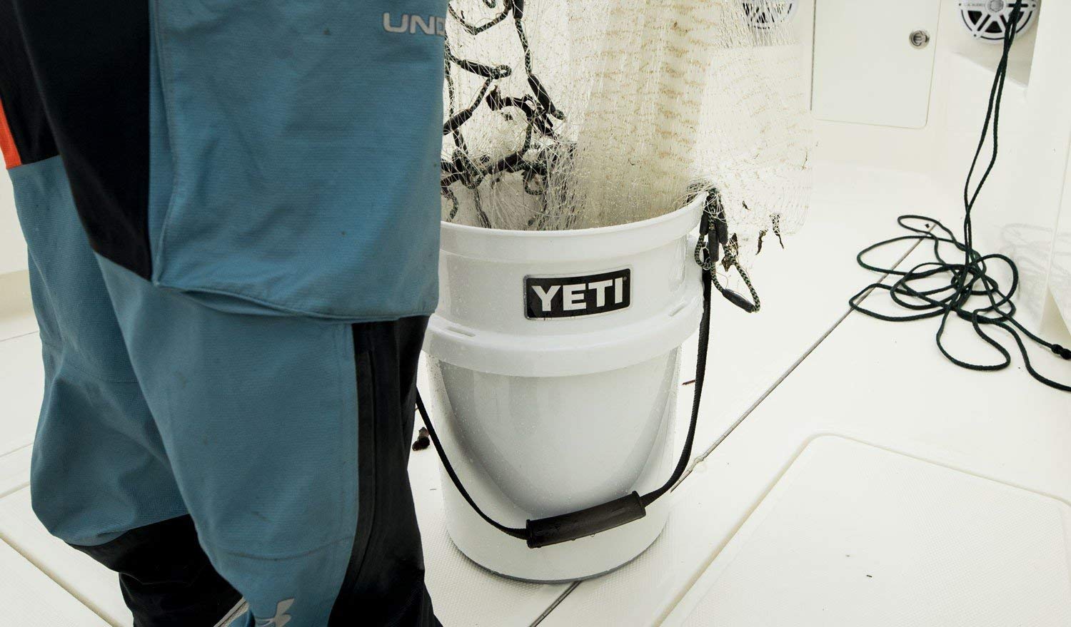 Amazon｜[(イエティ) YETI] [ロードアウト 5ガロンバケツ, ホワイト